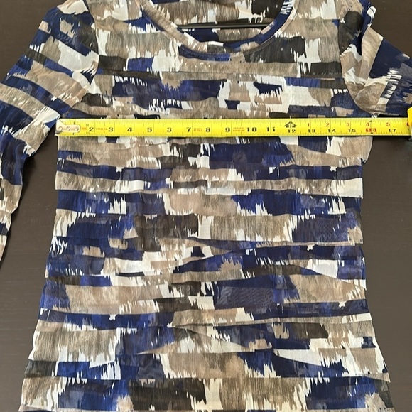 TRIBAL semi-sheer mesh long sleeve diagonal ruffle camo top size medium as new - Picture 6 of 10